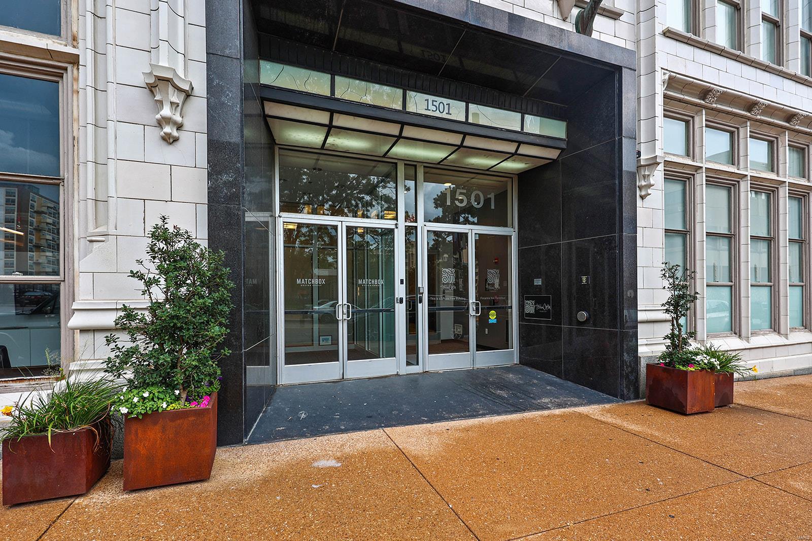 1501 Locust 708 Property Photo 1