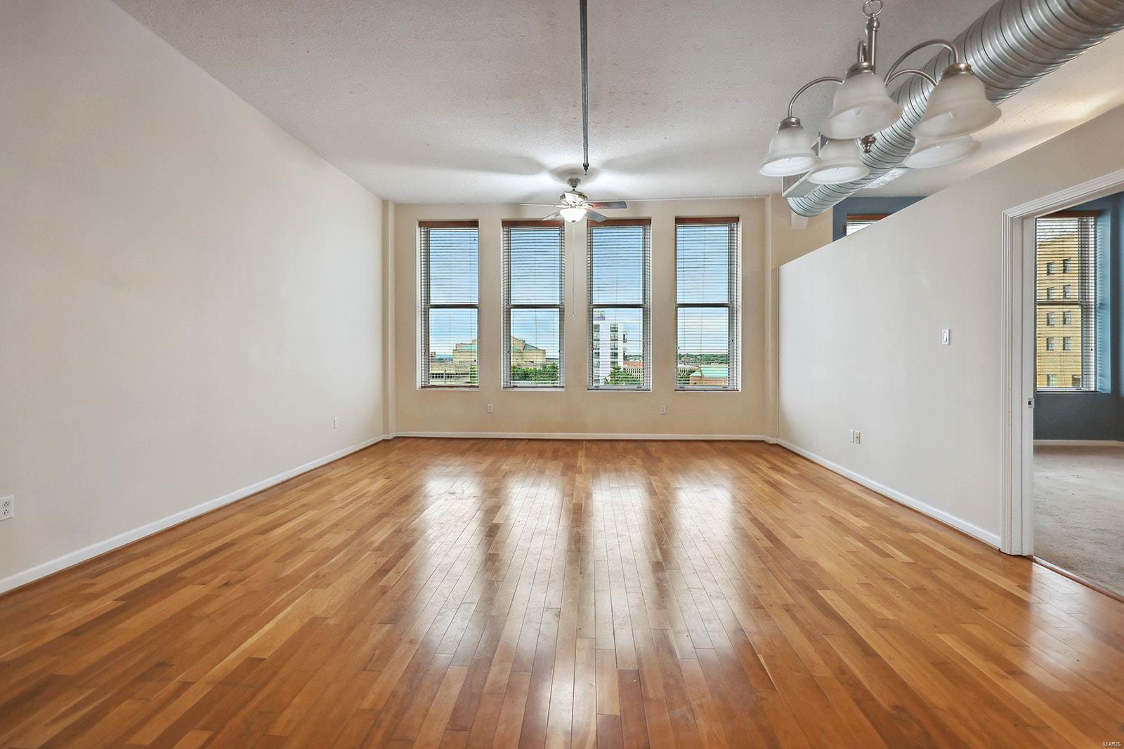 1501 Locust 708 Property Photo 3