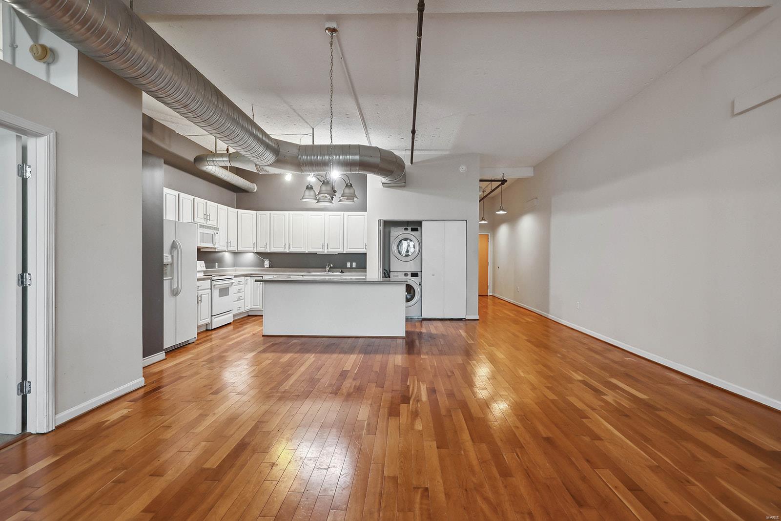 1501 Locust 708 Property Photo 4