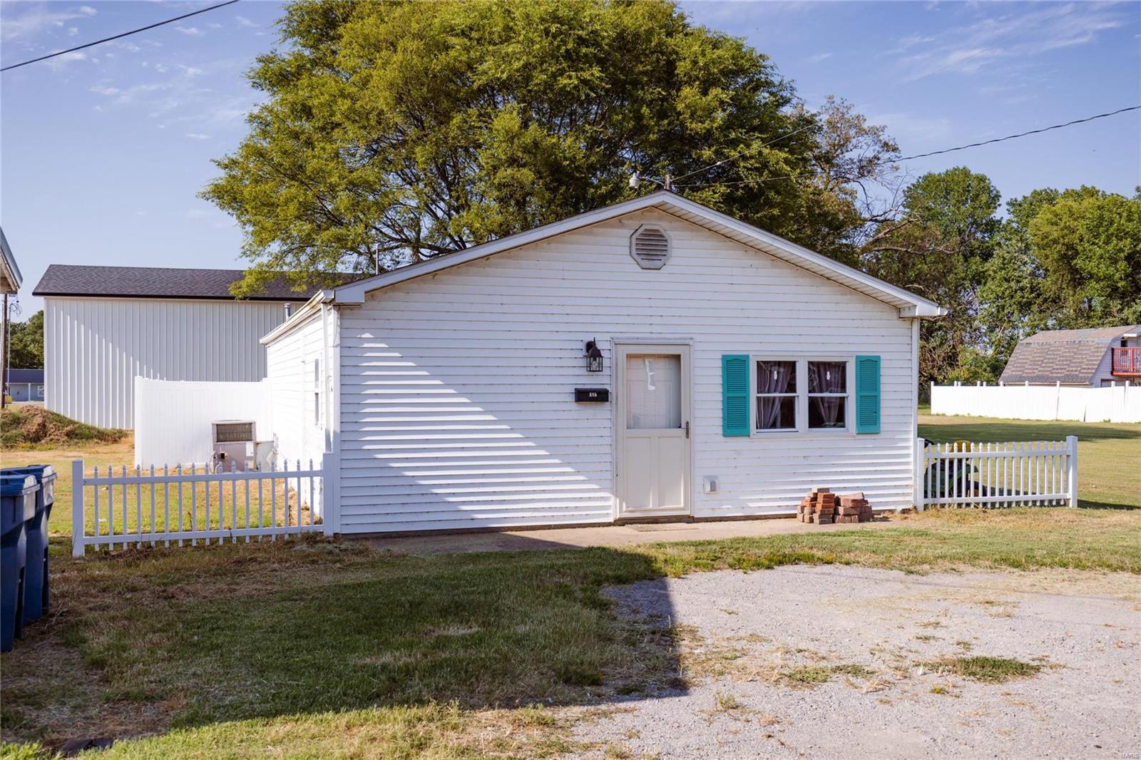 101 North St Property Photo 2