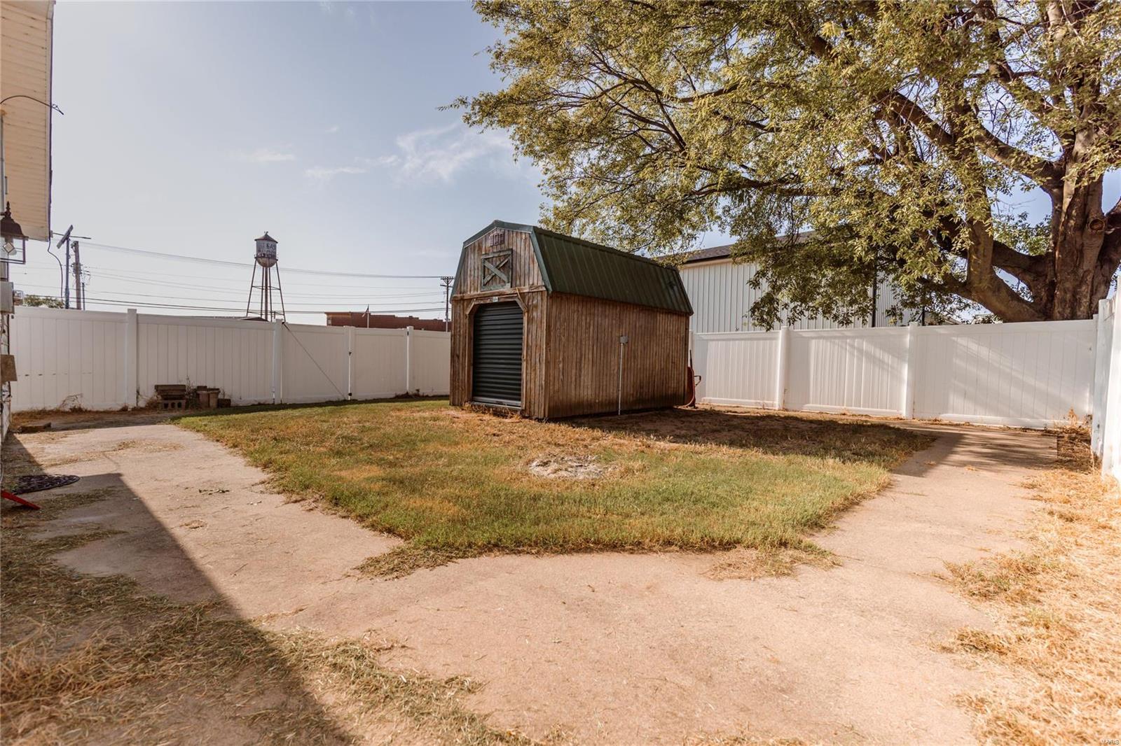 101 North St Property Photo 17