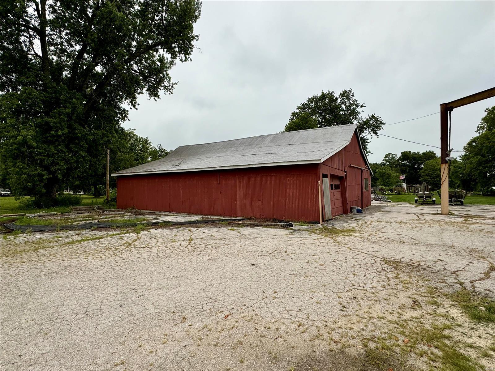 1135 Le Faivre Street Property Photo 8