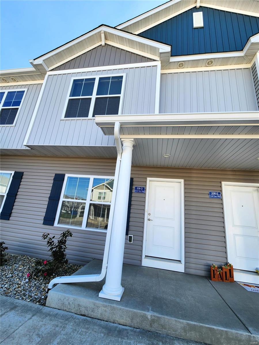 208 Coral Sea Way G Property Photo 2