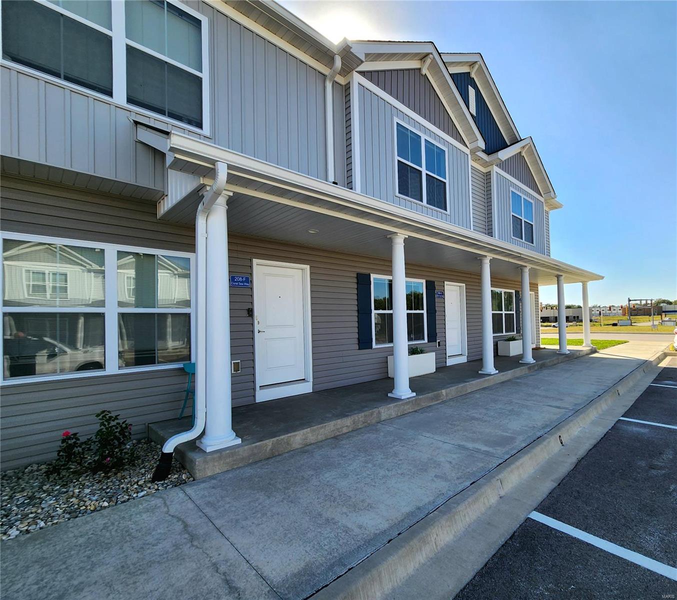 208 Coral Sea Way G Property Photo 3