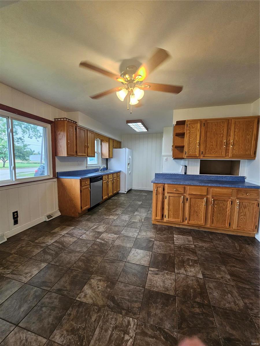 504 W Center Street Property Photo 4