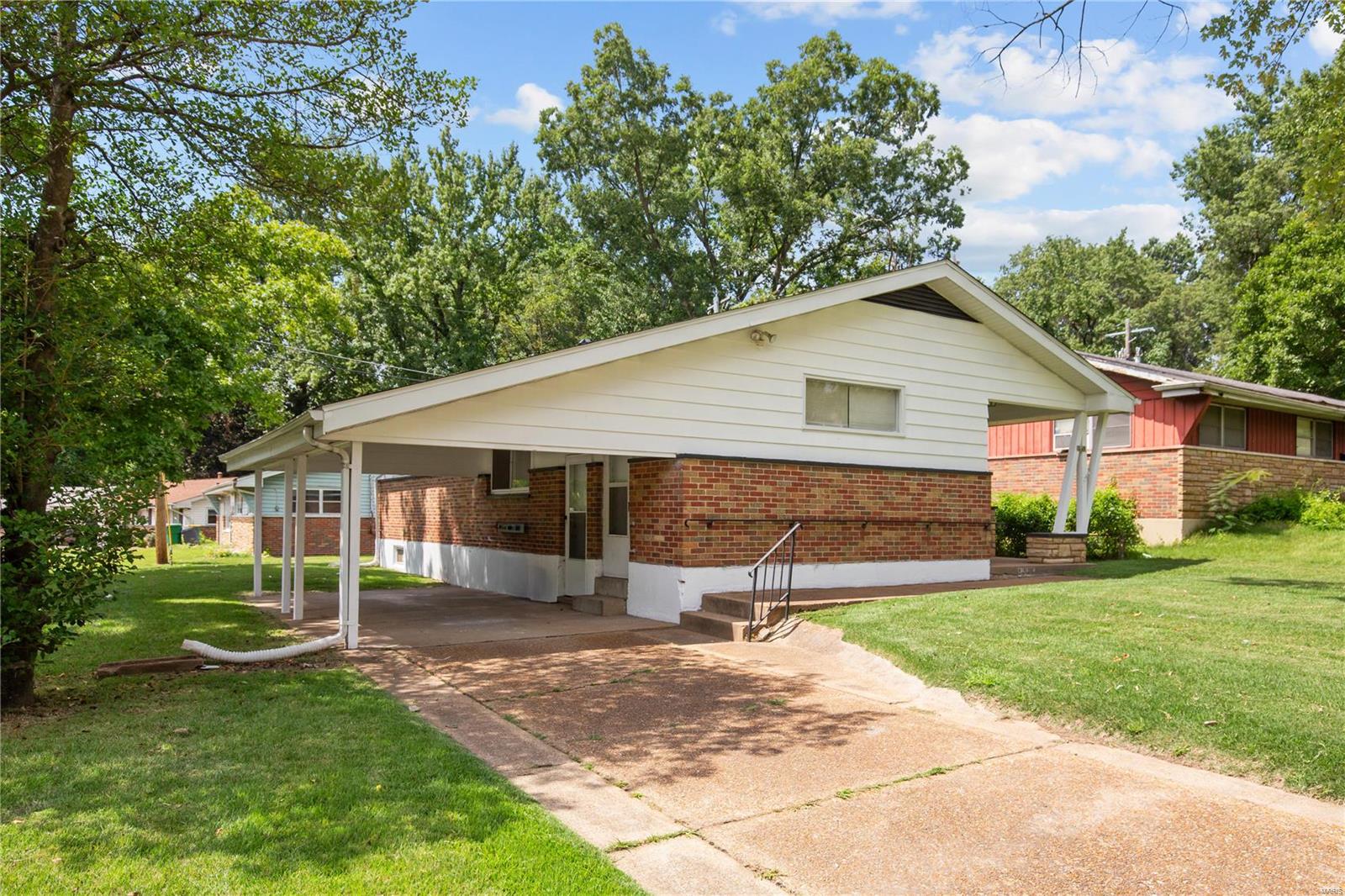 9953 Duke Drive Property Photo 3