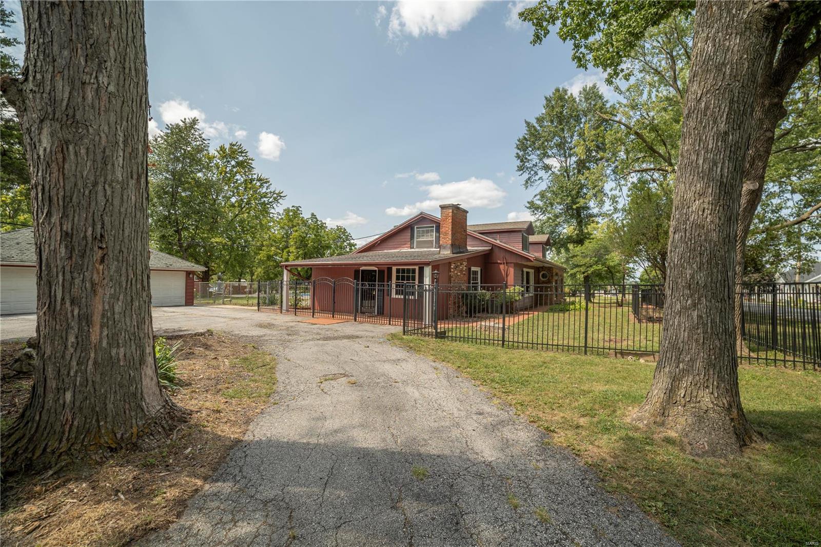 400 West Property Photo 5