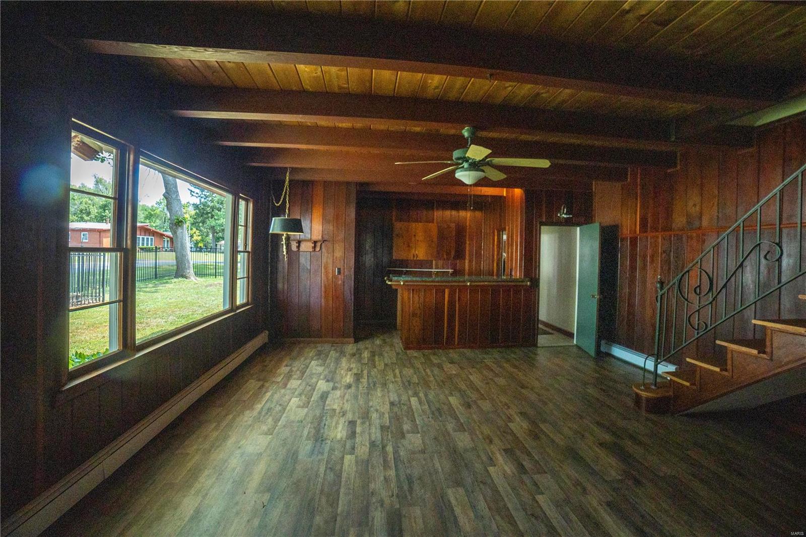 400 West Property Photo 8