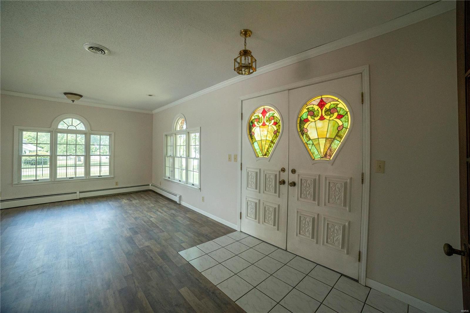 400 West Property Photo 9