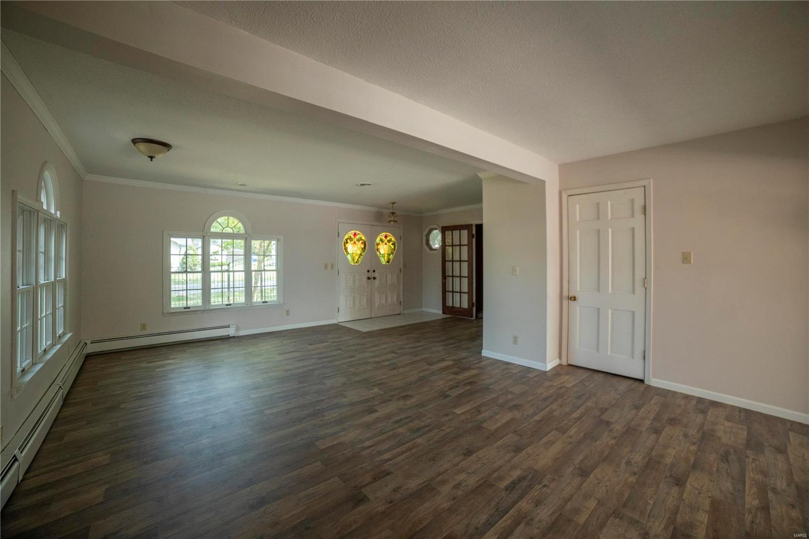 400 West Property Photo 10
