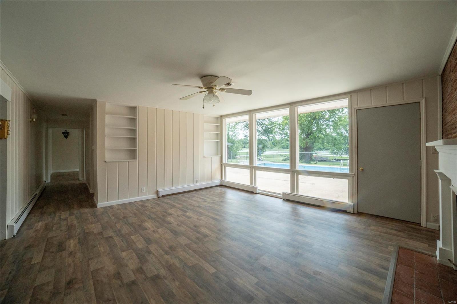 400 West Property Photo 11