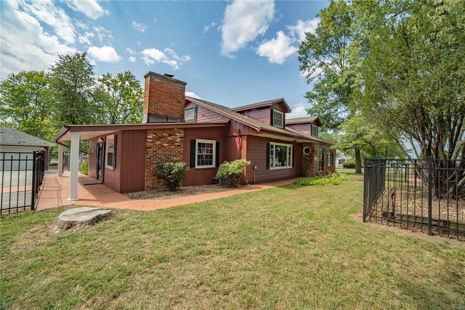 400 West Property Photo 24