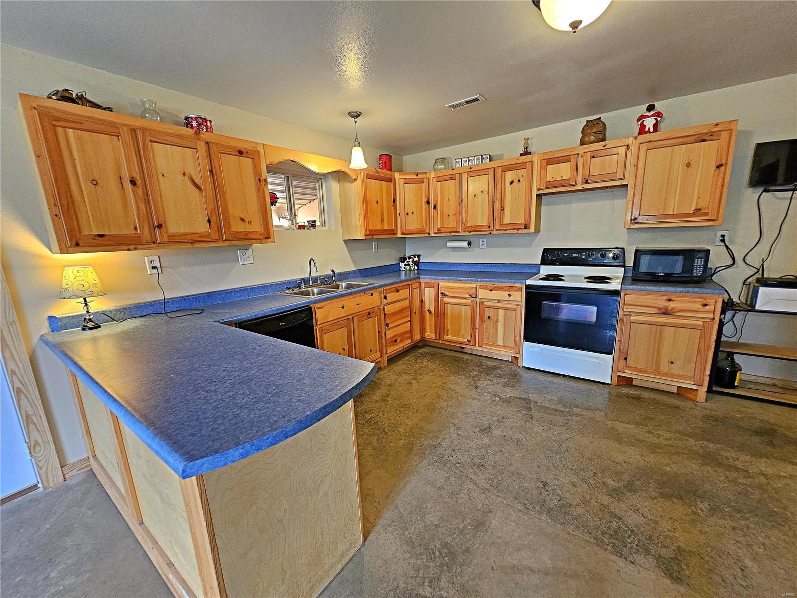 21019 Scenic Road Property Photo 30