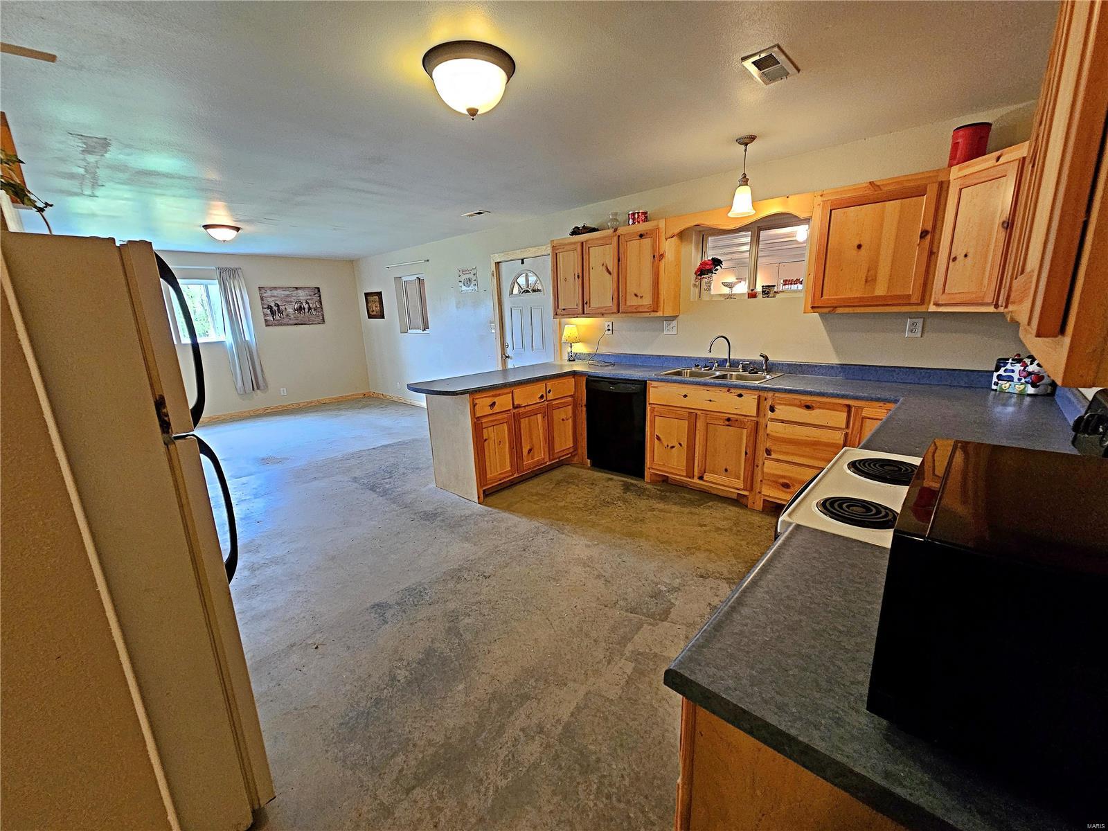 21019 Scenic Road Property Photo 31