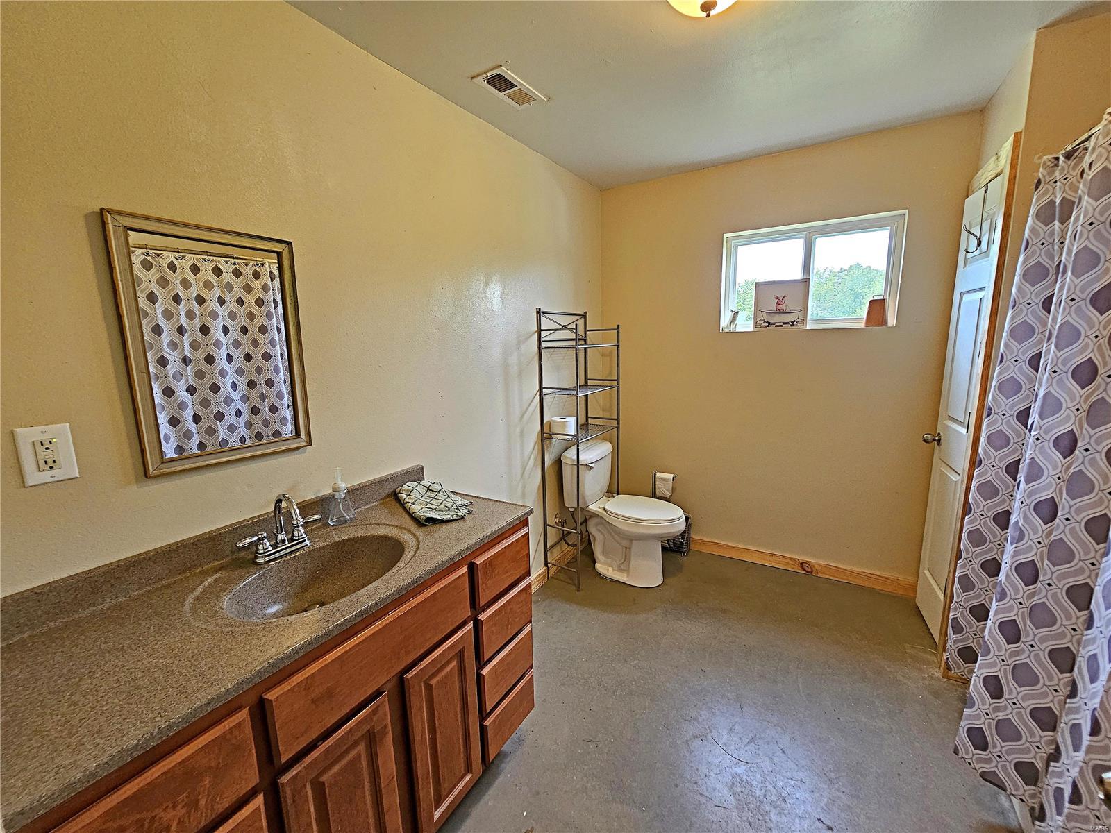 21019 Scenic Road Property Photo 33