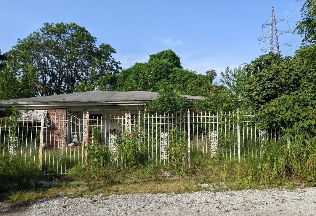 1902 Baker Avenue Property Photo 1