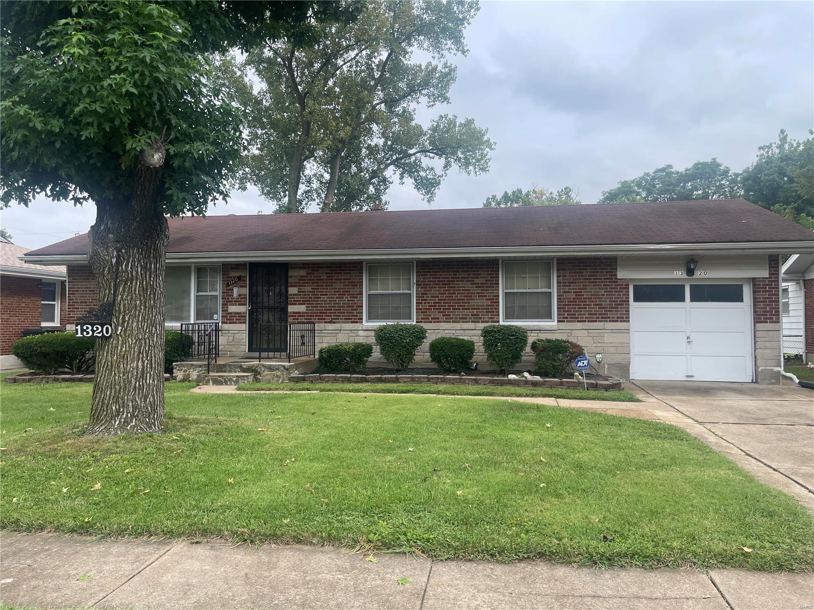 1320 Lang Drive Property Photo 1