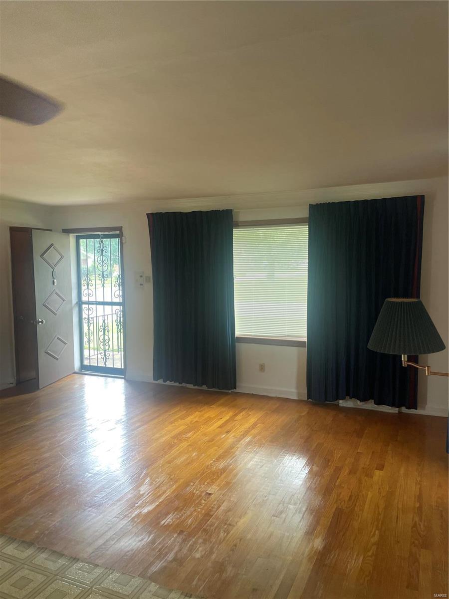 1320 Lang Drive Property Photo 3