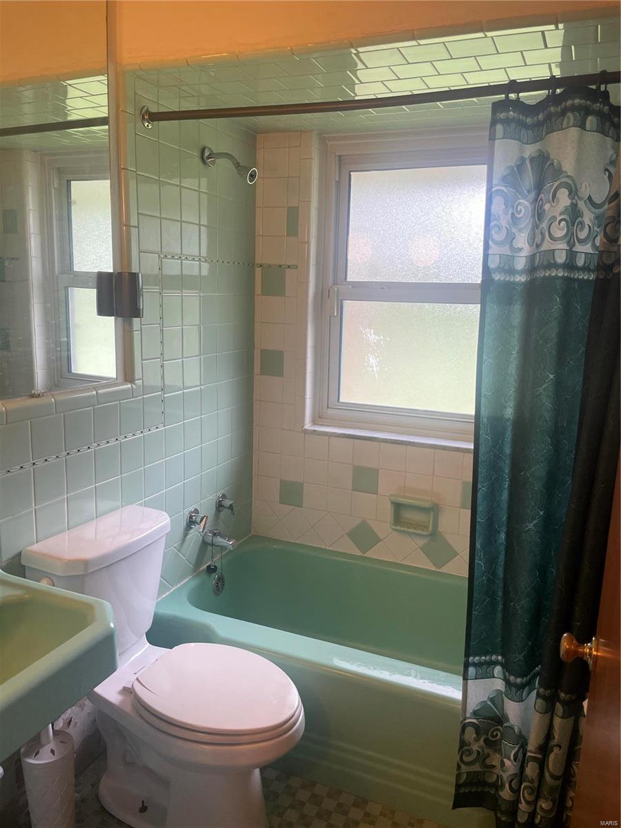 1320 Lang Drive Property Photo 6
