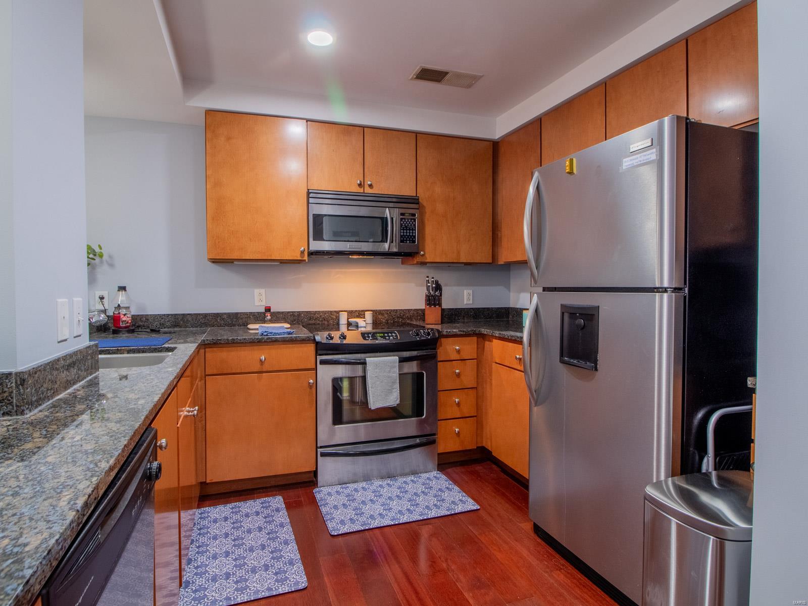 314 N Broadway 1405 Property Photo 4