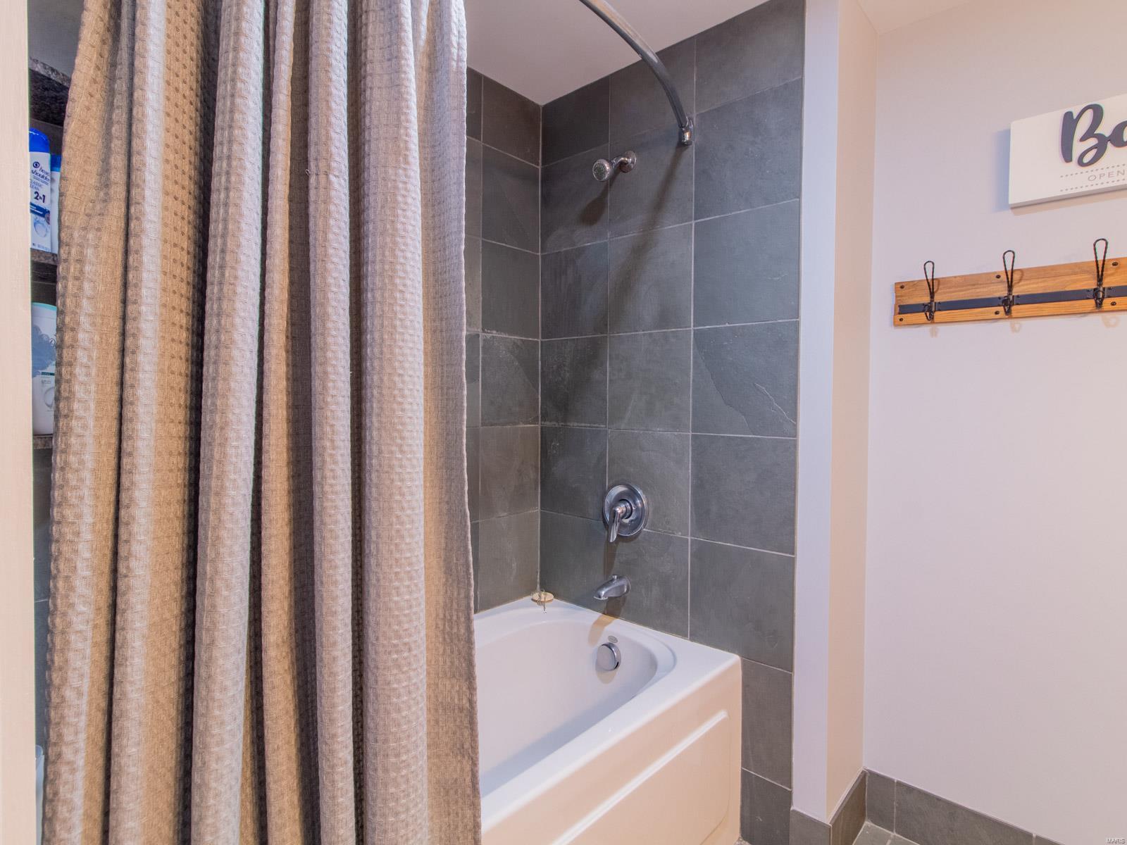 314 N Broadway 1405 Property Photo 16