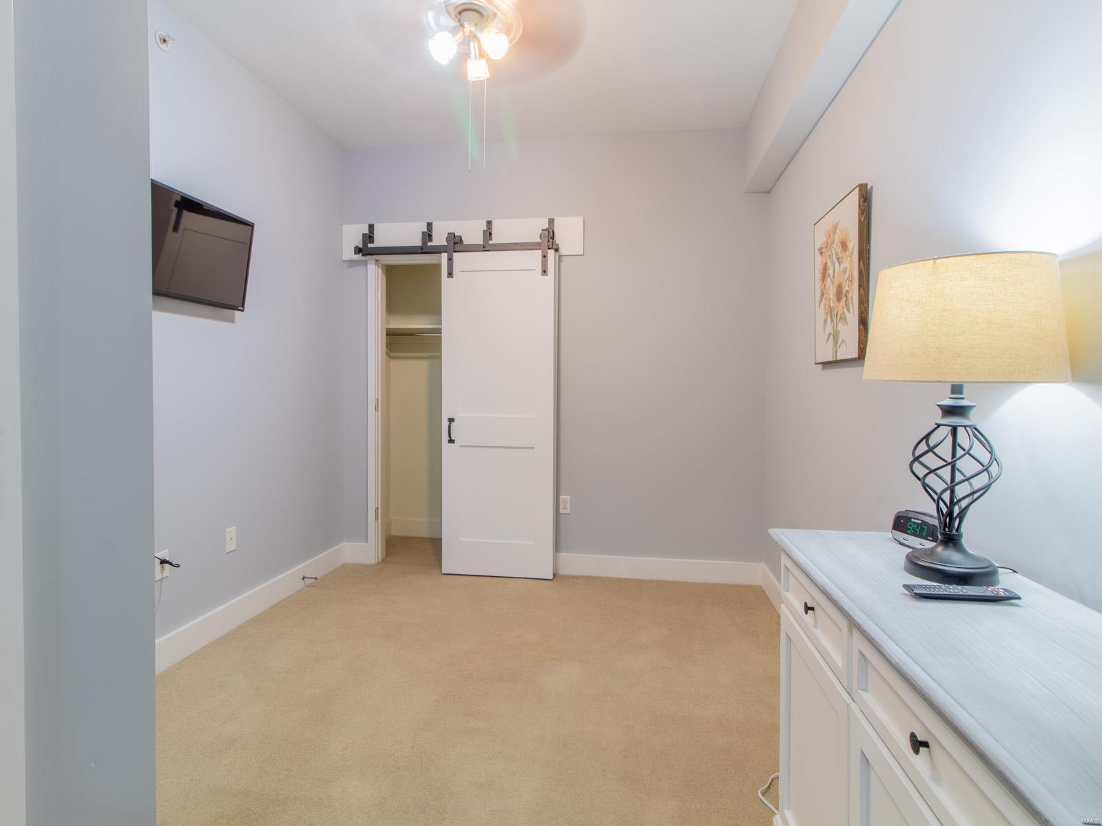 314 N Broadway 1405 Property Photo 17