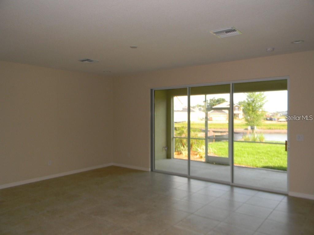 5729 Sunflower Cir Property Photo 2