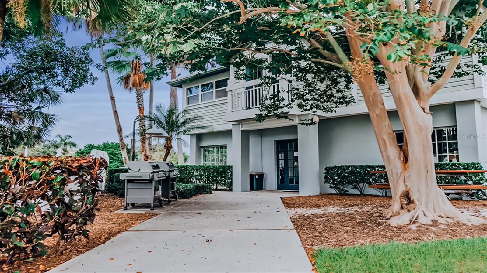 1226 SIESTA BAYSIDE DR #1226-C Property Photo 1