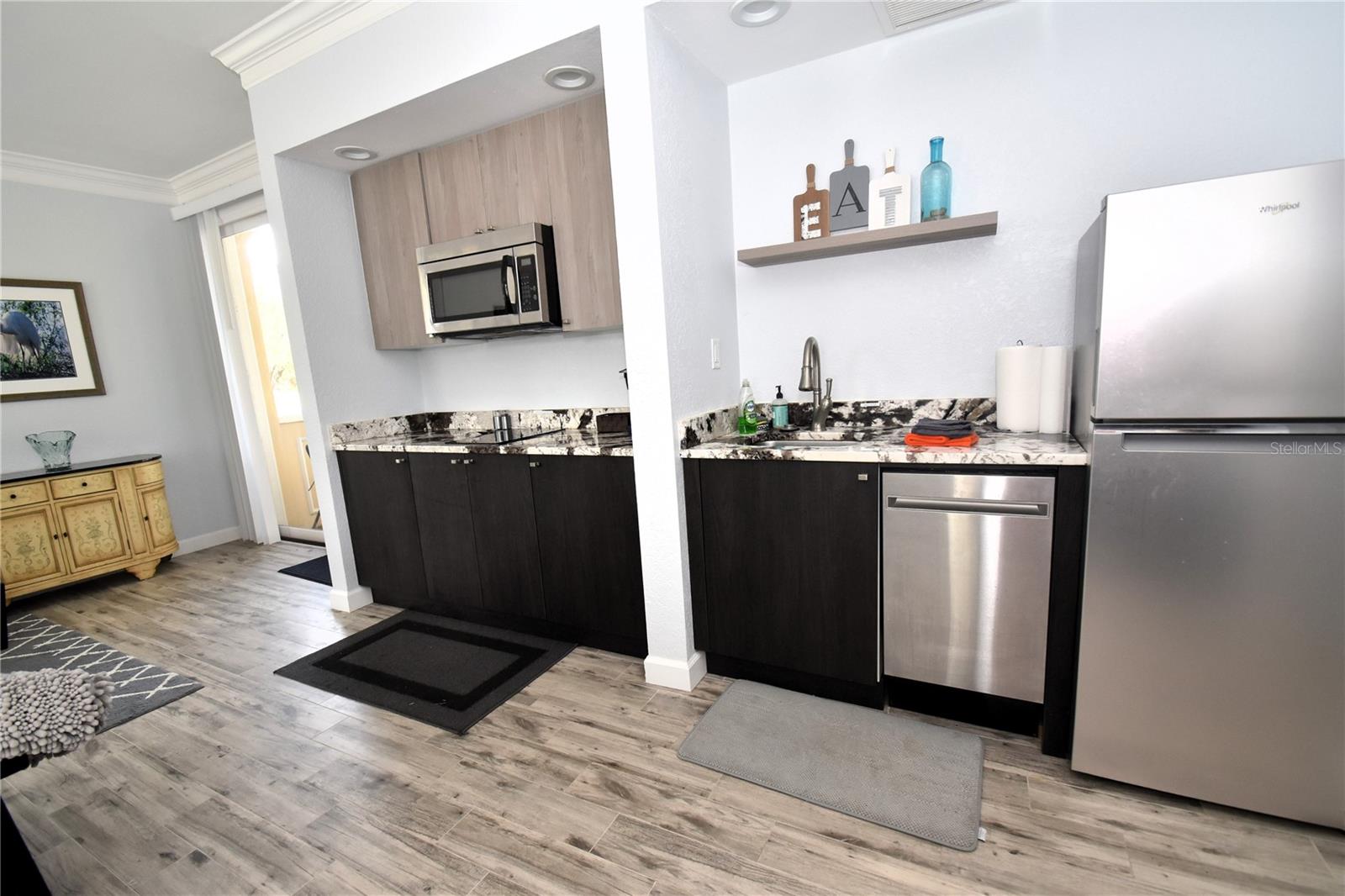 51 Mac Ewen Dr #1 Property Photo 4