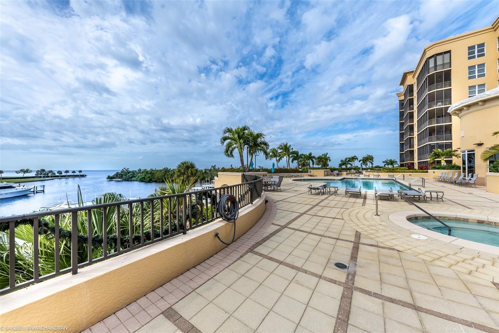 3313 Sunset Key Cir #402 Property Photo 2