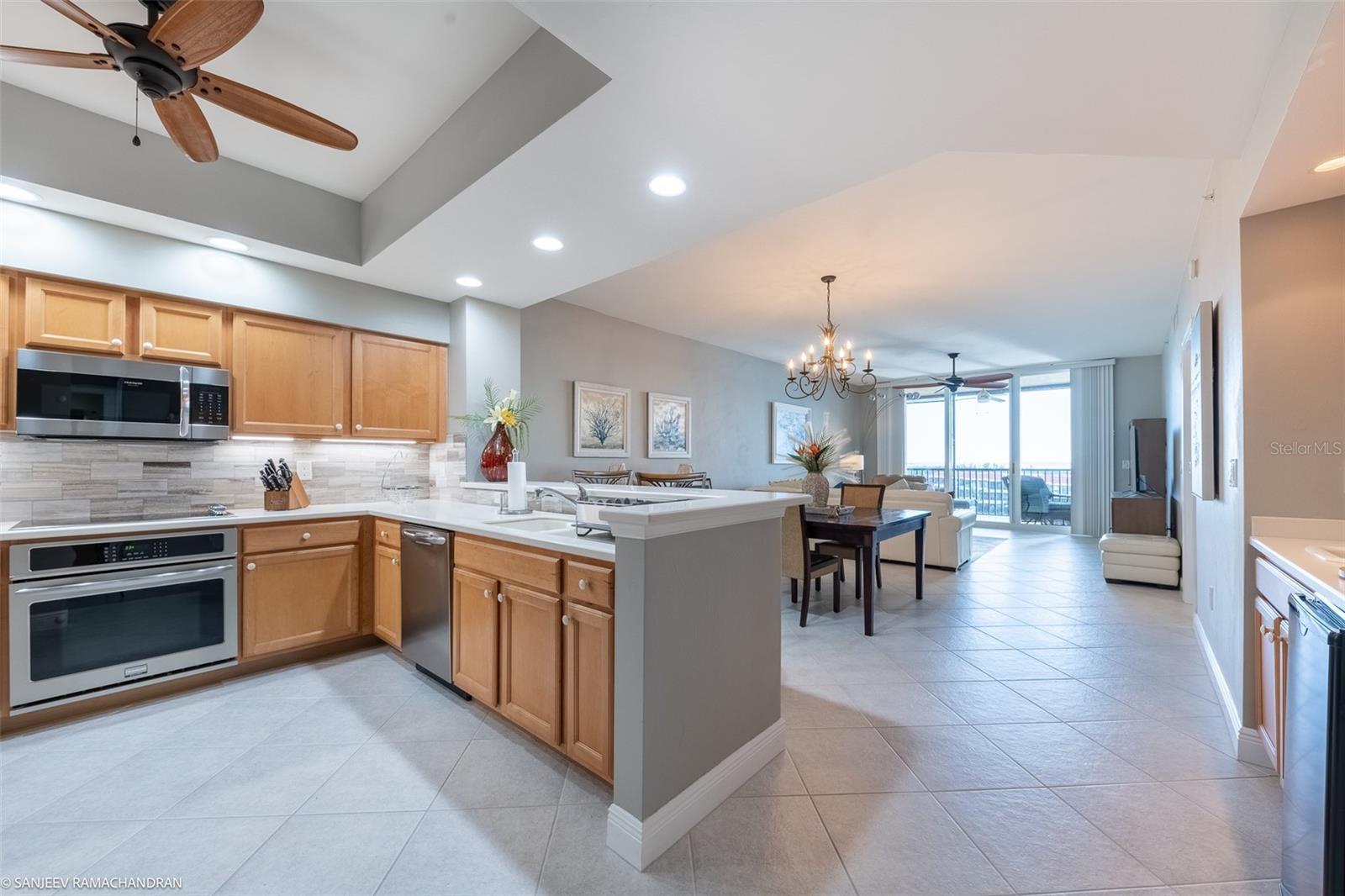 3313 Sunset Key Cir #402 Property Photo 10