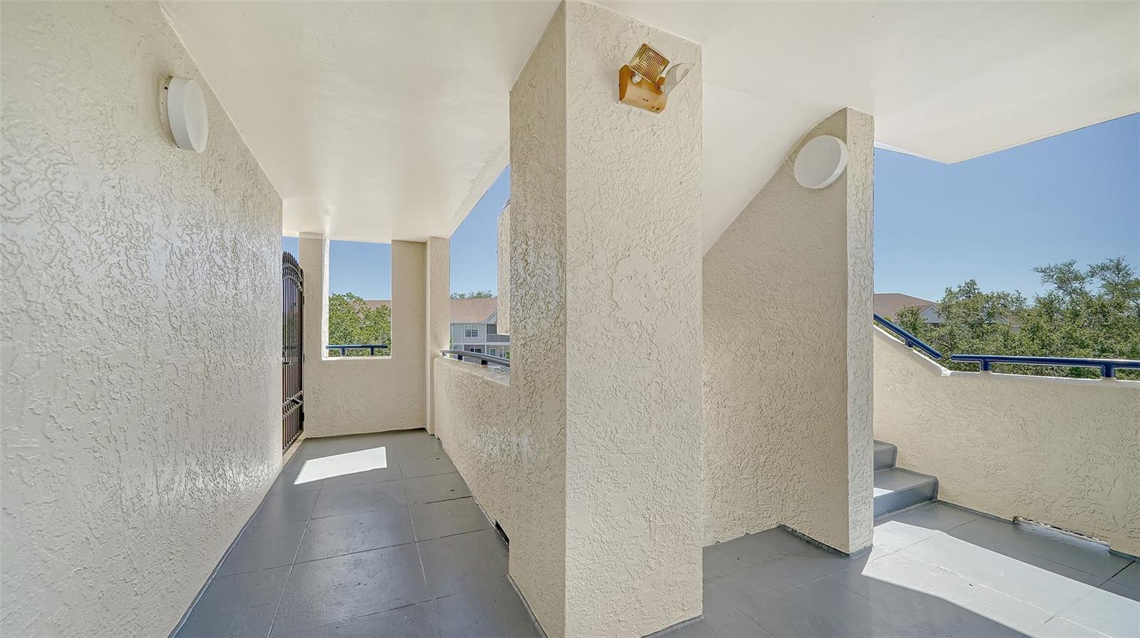 835 S Osprey Ave #201 Property Photo 3