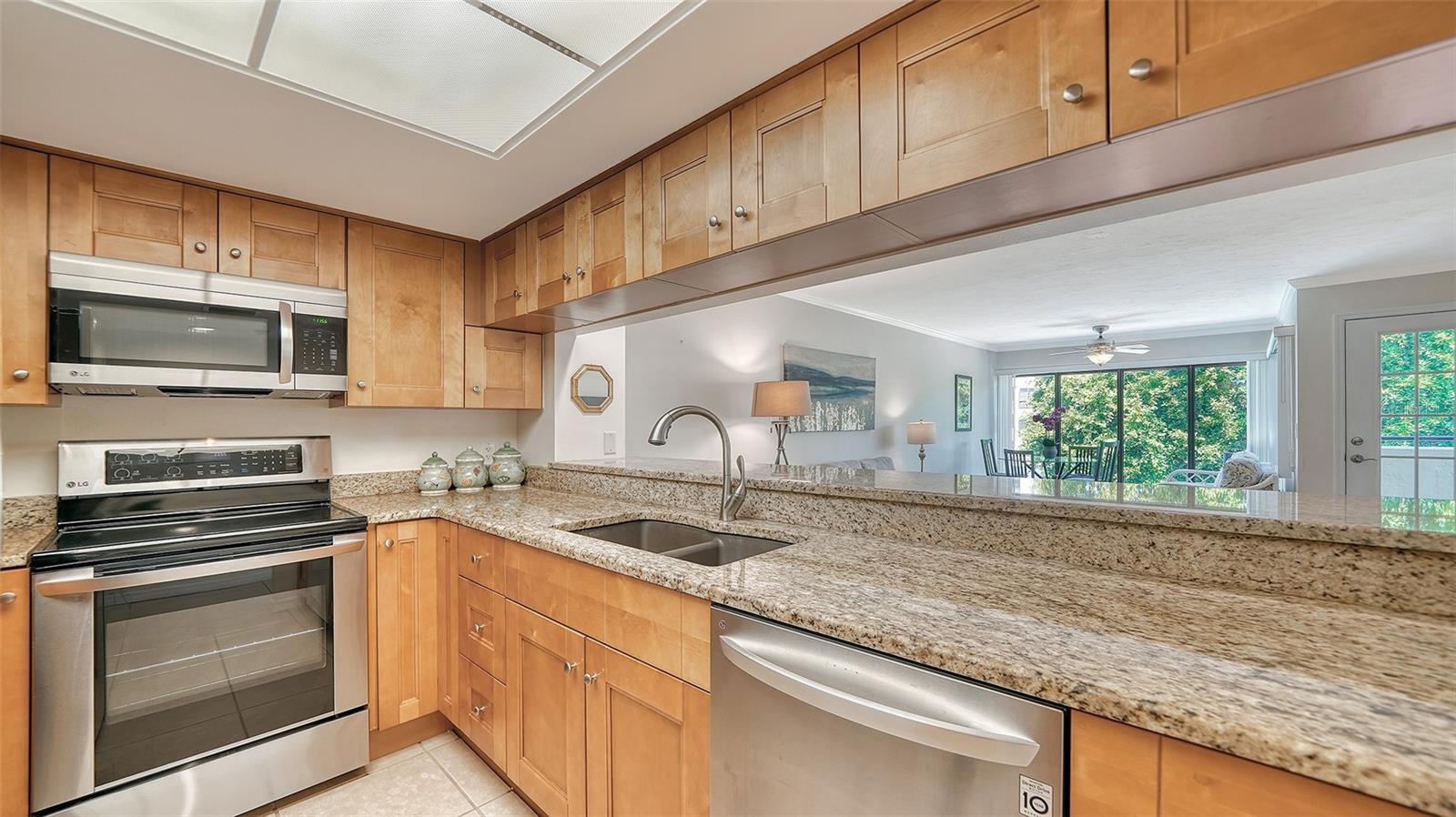 835 S Osprey Ave #201 Property Photo 14