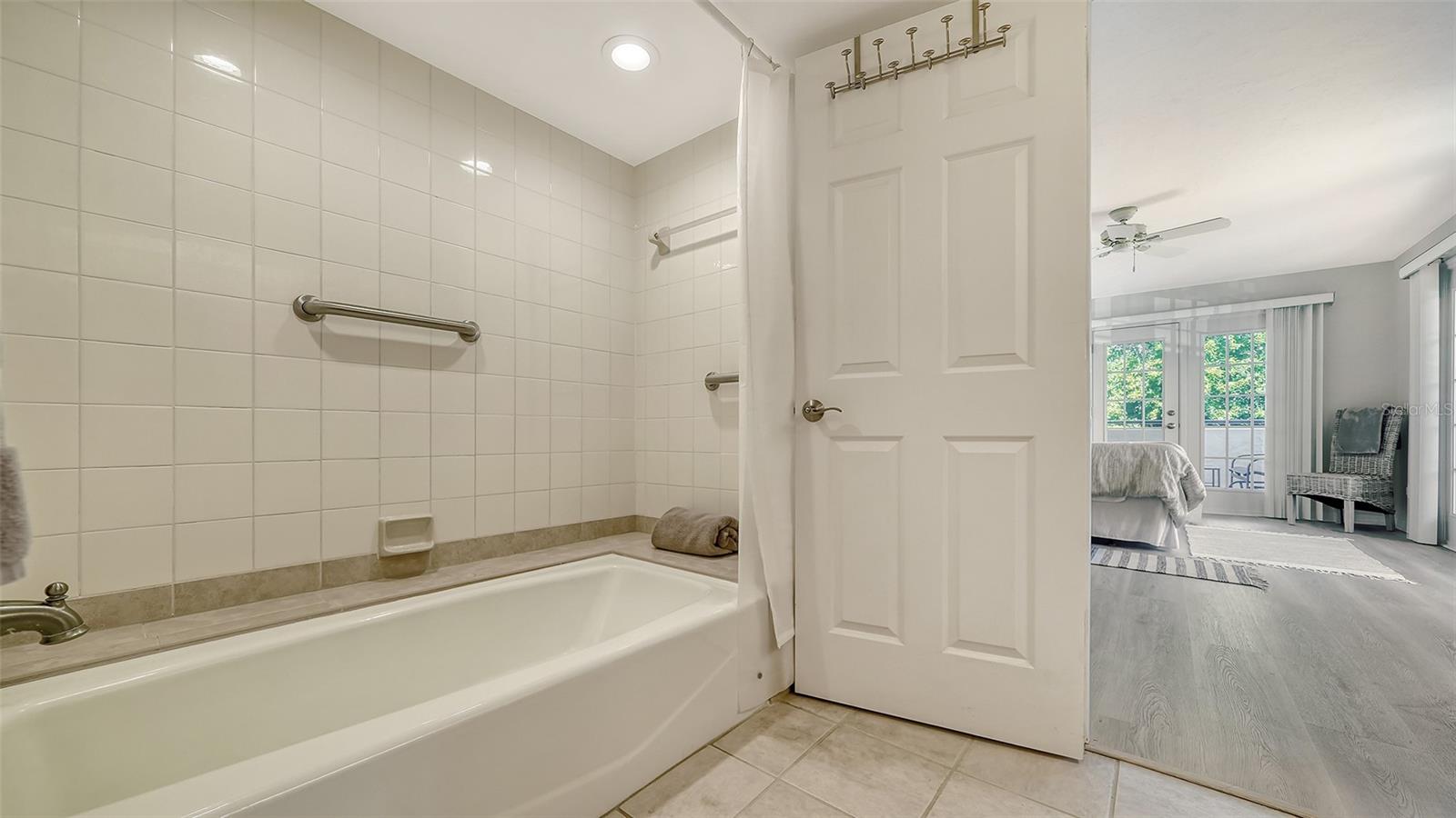 835 S Osprey Ave #201 Property Photo 23