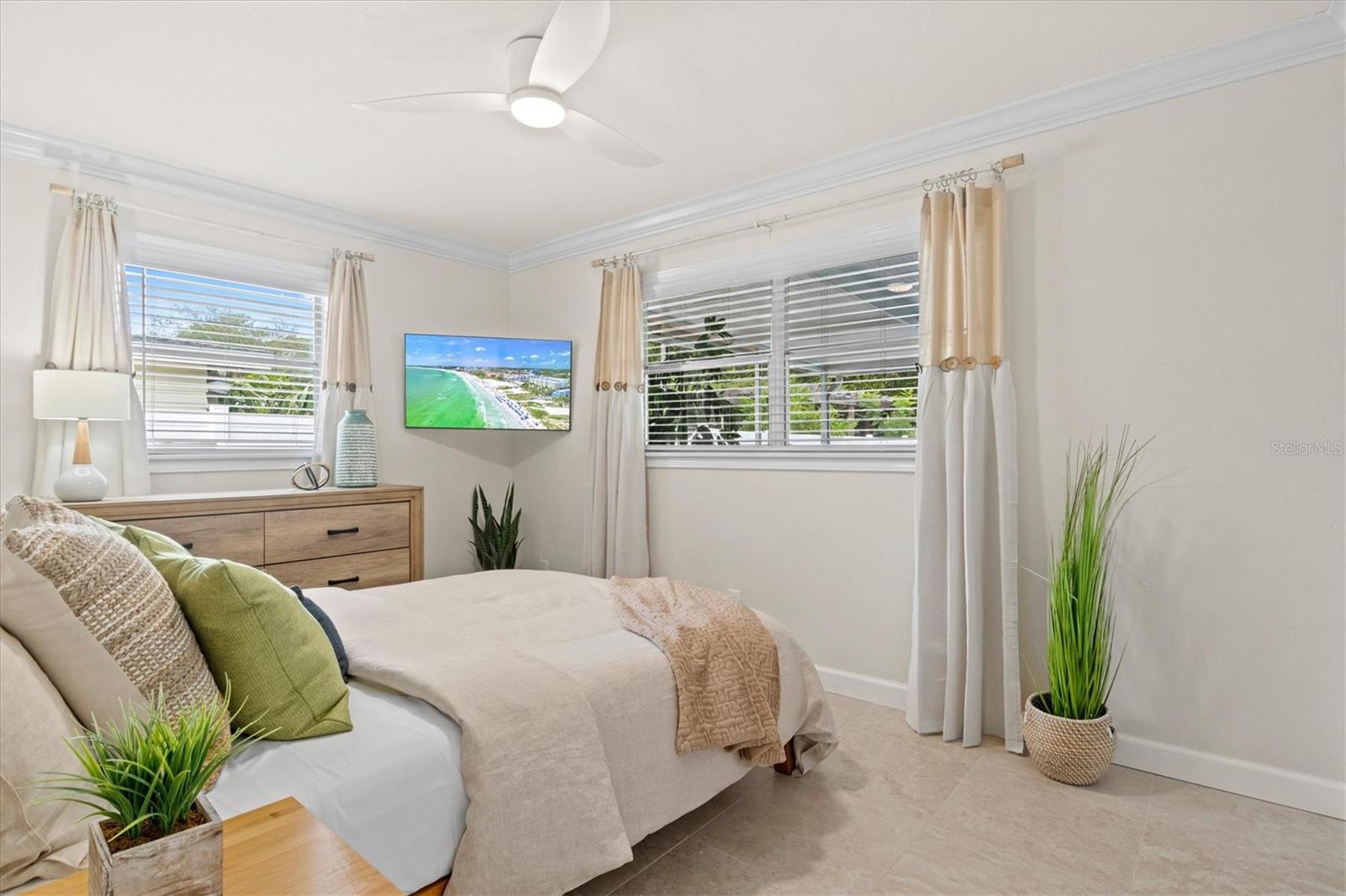 2641 Martin St Property Photo 37