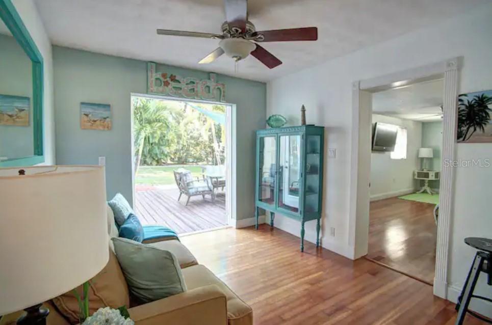 7609 Senrab Dr Property Photo 8