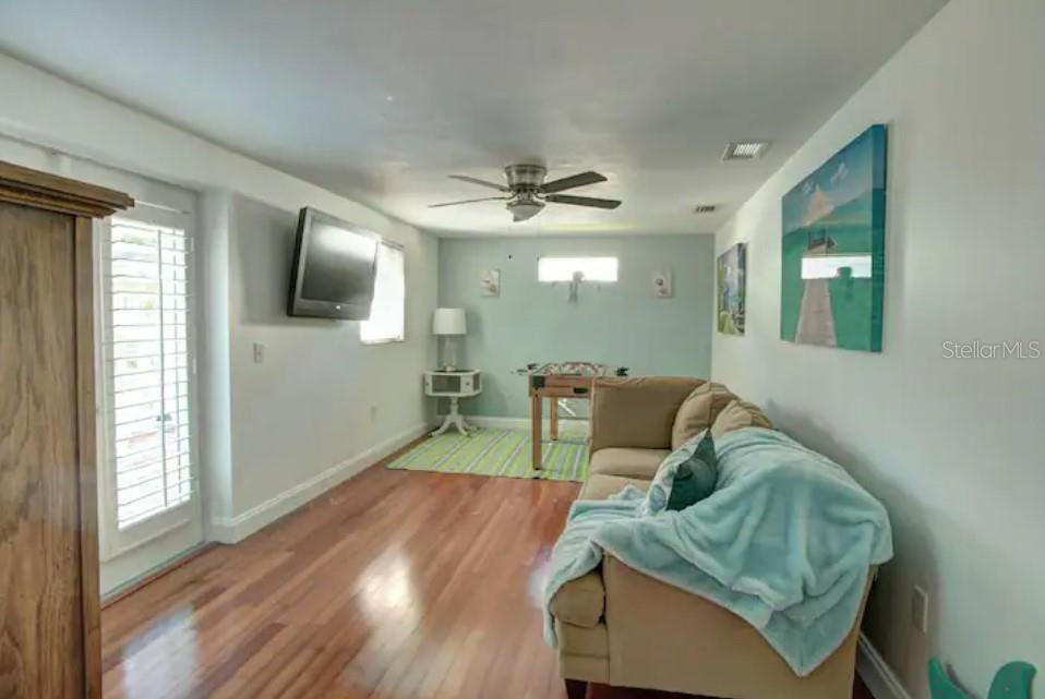 7609 Senrab Dr Property Photo 10