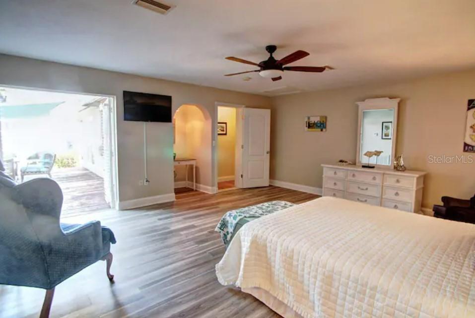 7609 Senrab Dr Property Photo 13