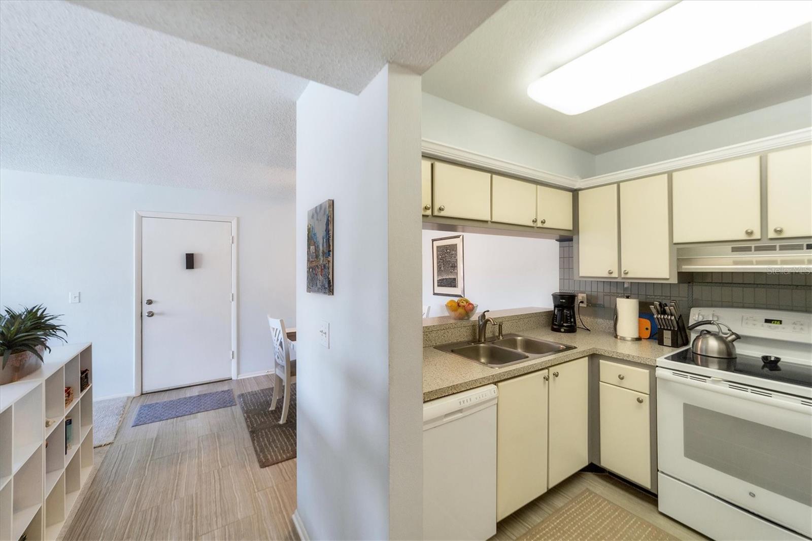 3265 Beneva Rd #203 Property Photo 16