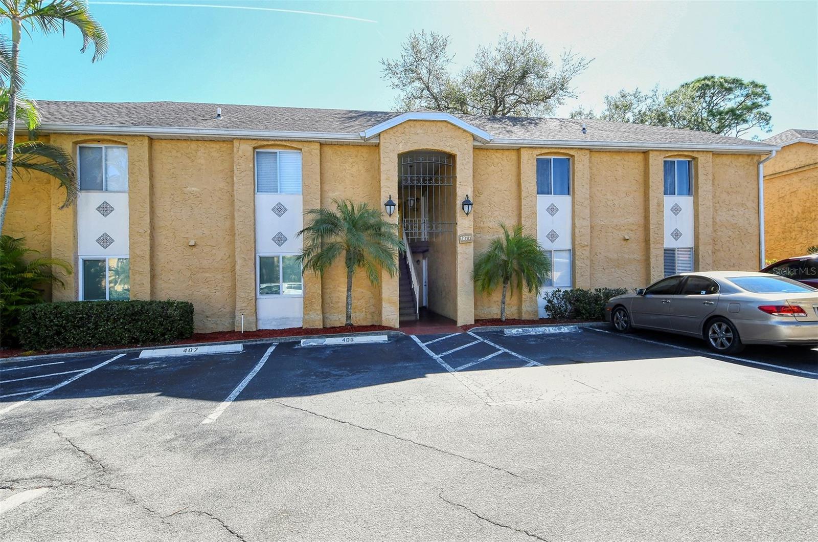 1877 Toucan Way #400 Property Photo 1