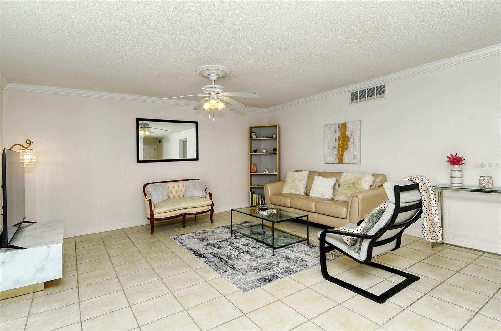 1877 Toucan Way #400 Property Photo 9