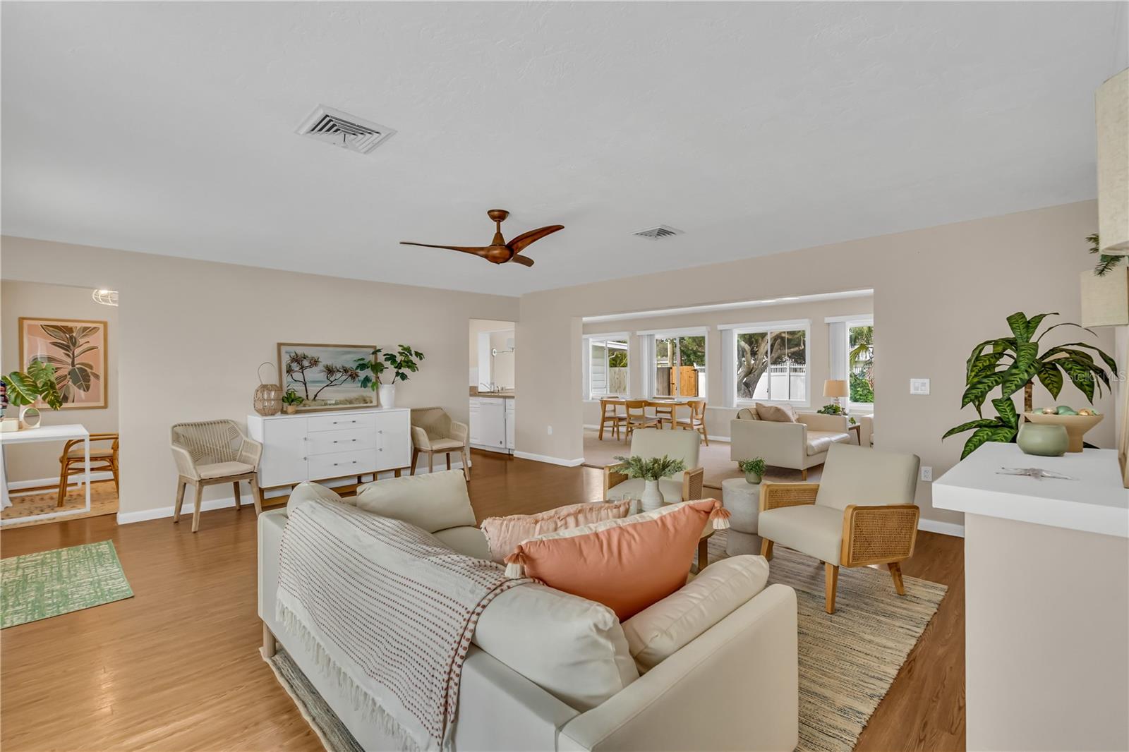2449 Breakwater Cir Property Photo 6