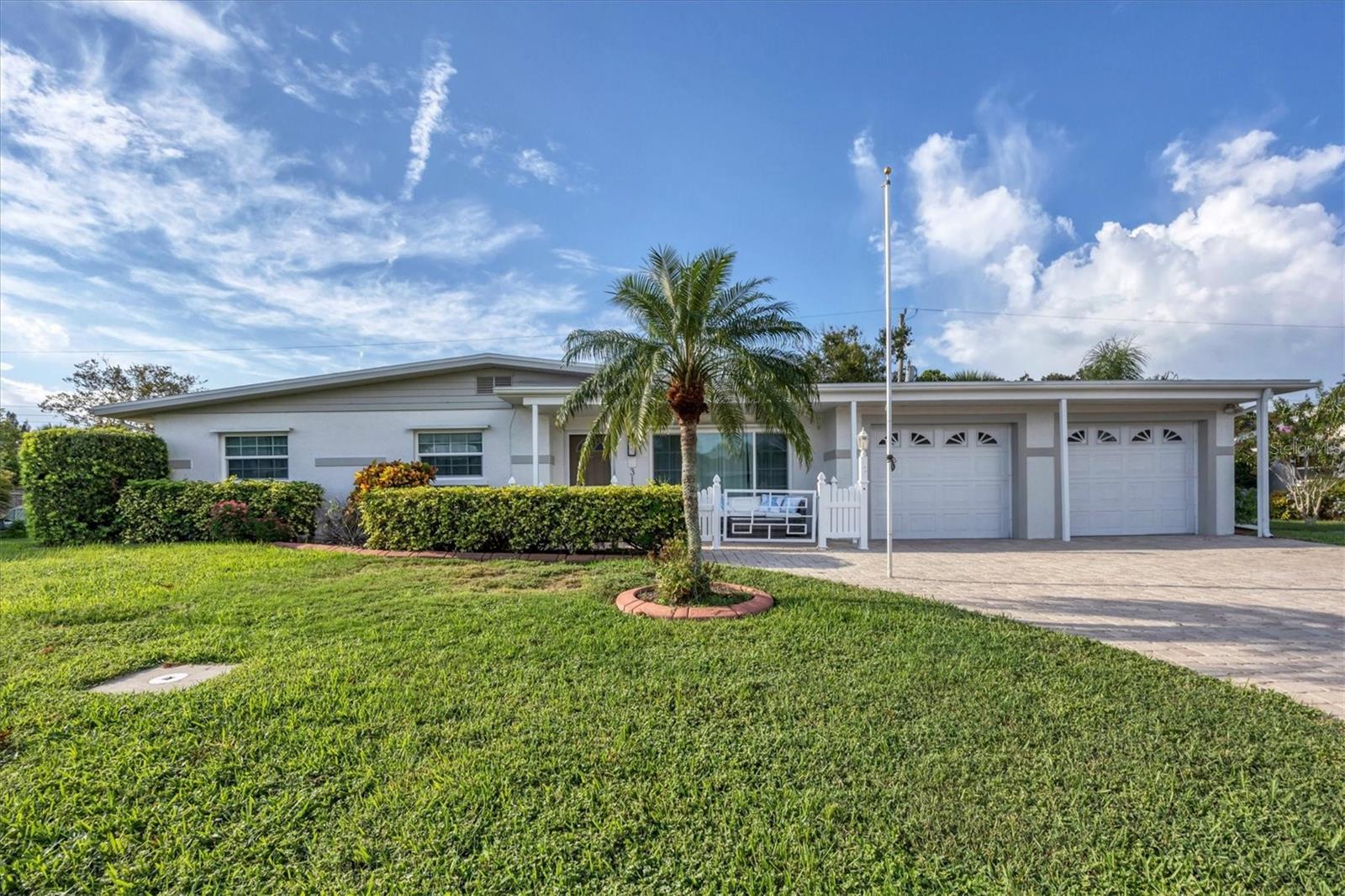 3126 Bougainvillea St Property Photo 3