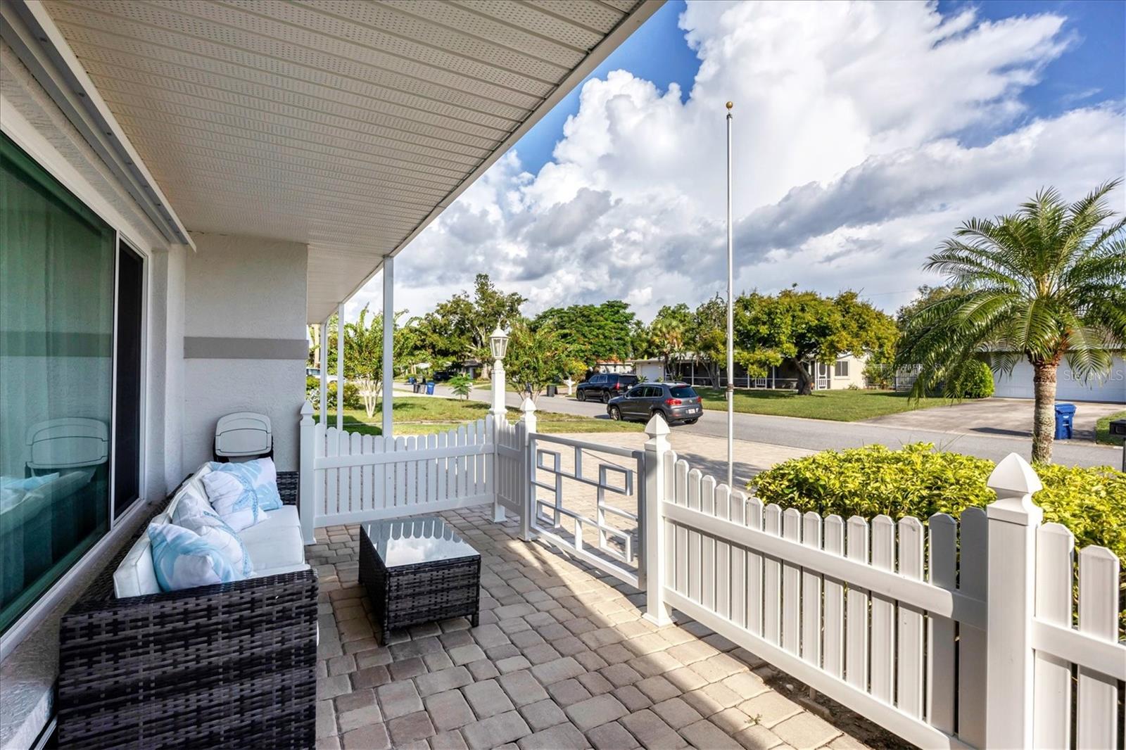 3126 Bougainvillea St Property Photo 4