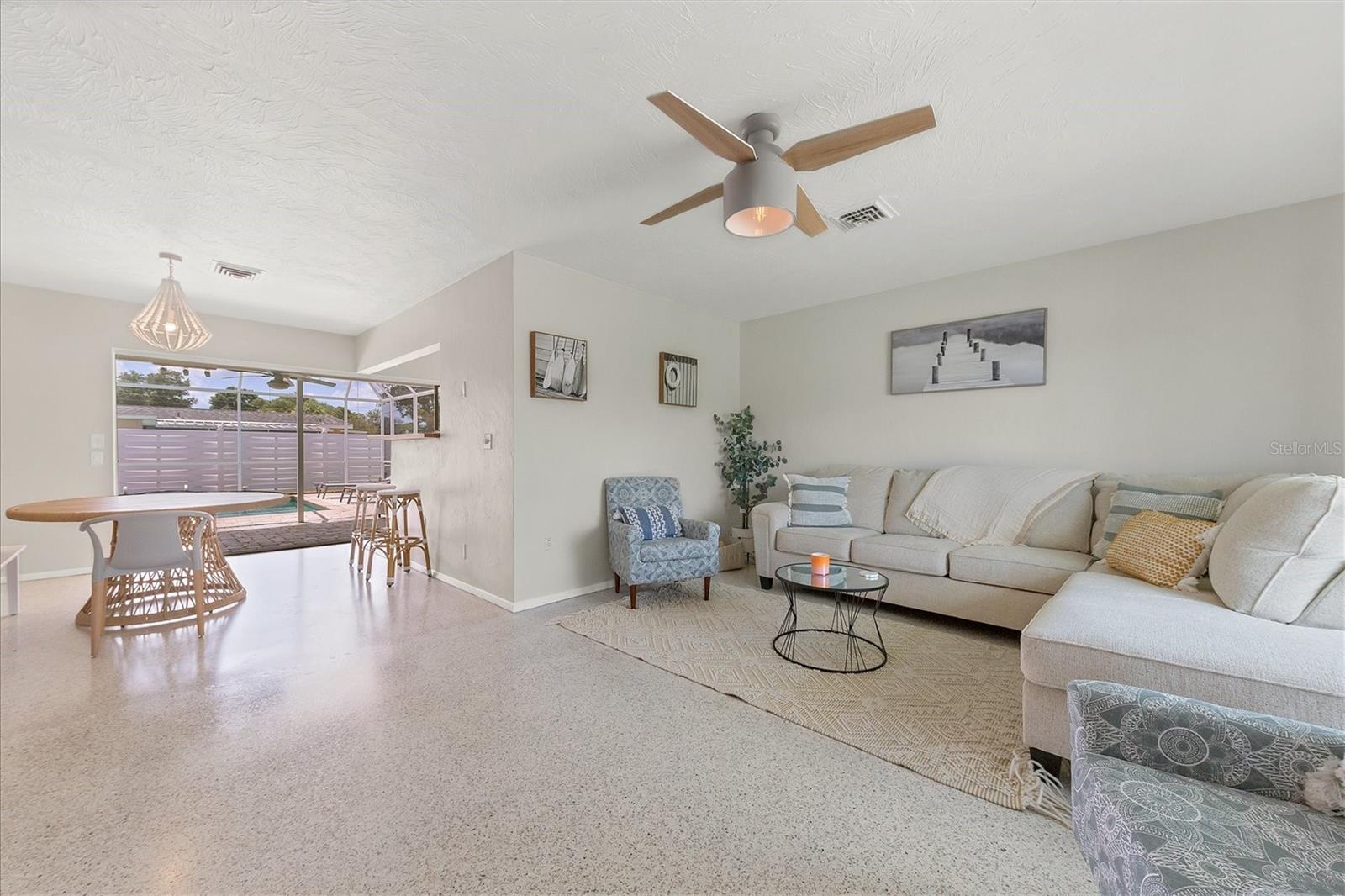 3126 Bougainvillea St Property Photo 7