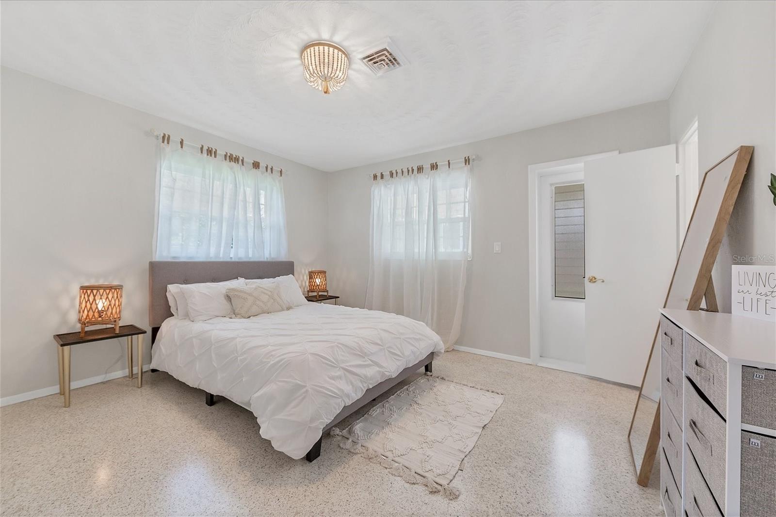 3126 Bougainvillea St Property Photo 15