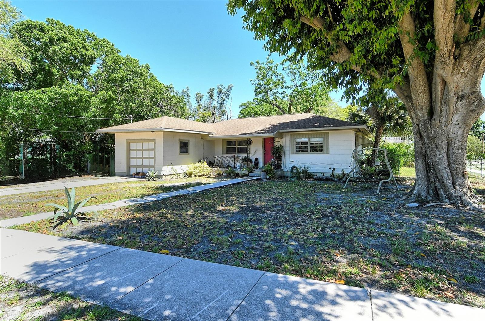 1504 Cocoanut Ave Property Photo 4
