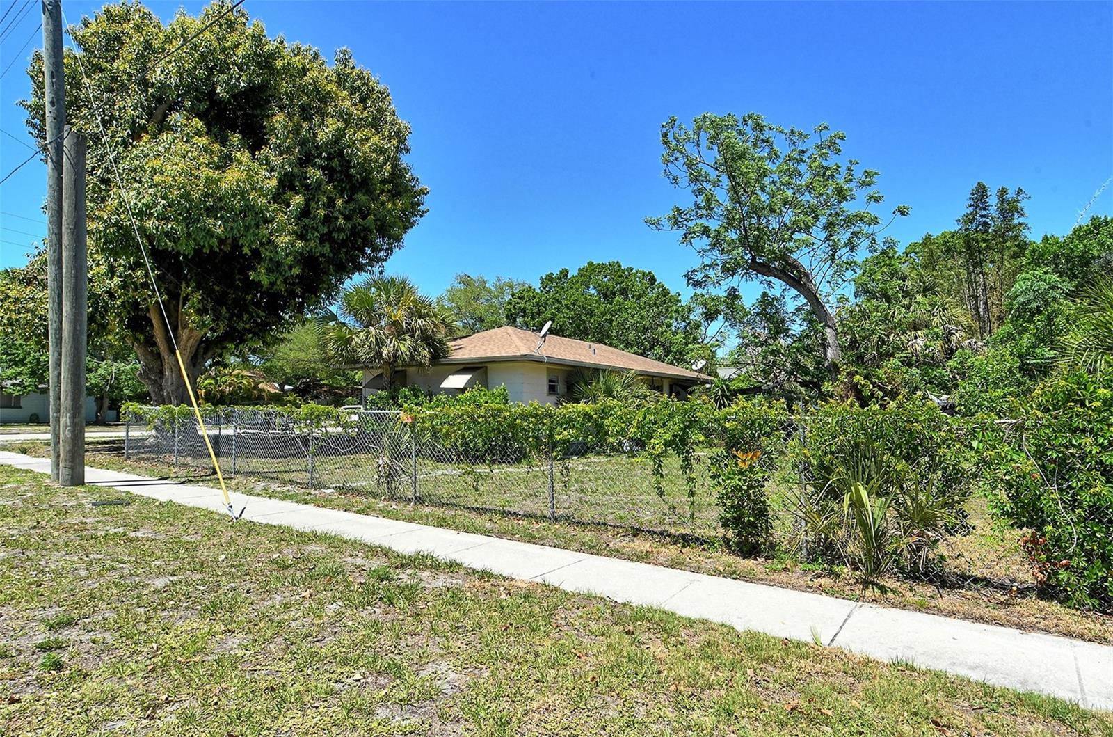 1504 Cocoanut Ave Property Photo 8