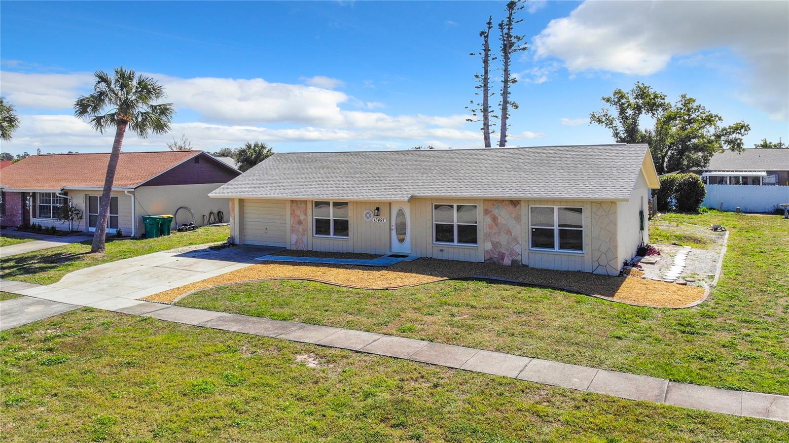 13497 BENNETT DR Property Photo 1