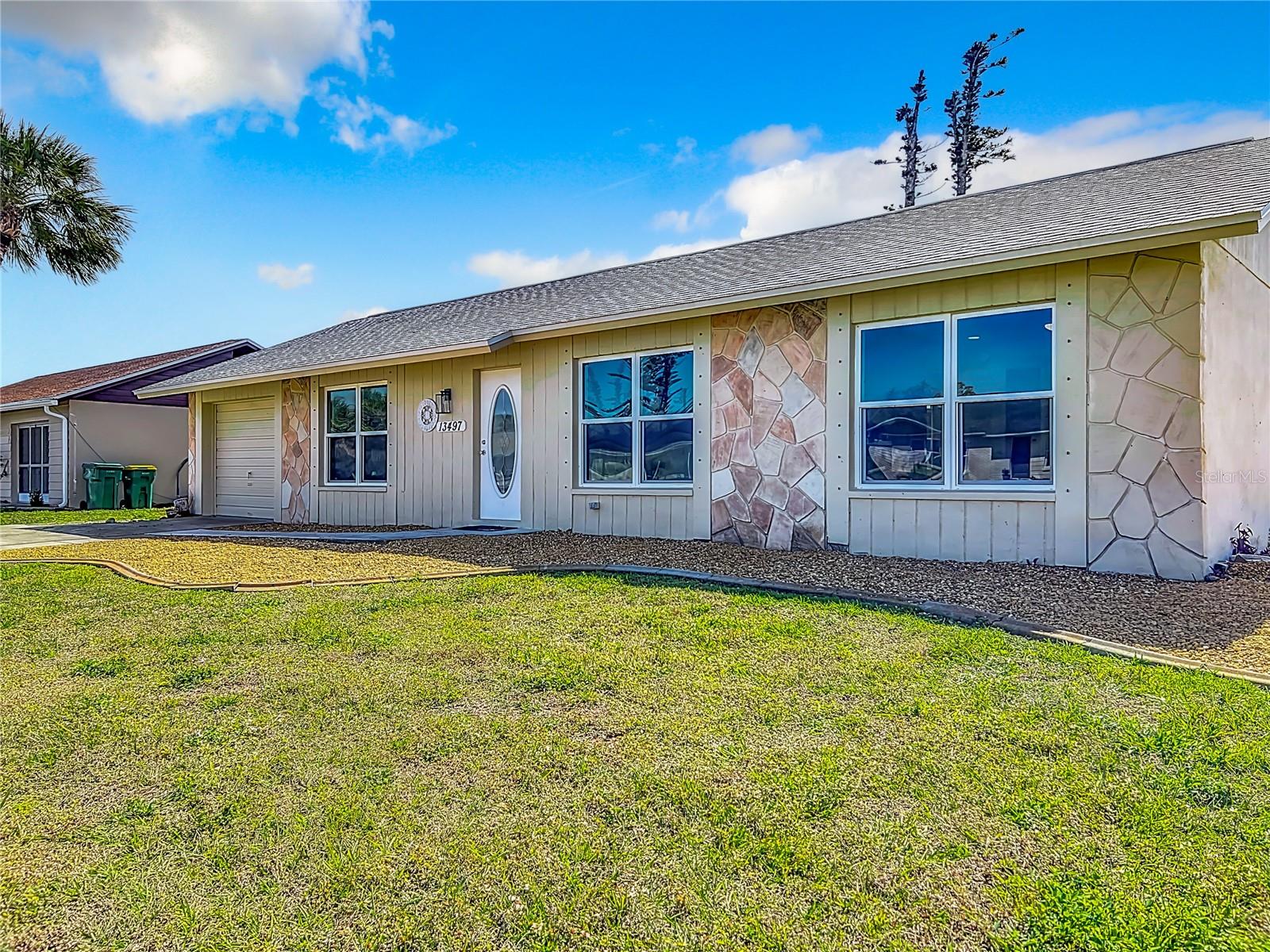 13497 Bennett Dr Property Photo 2